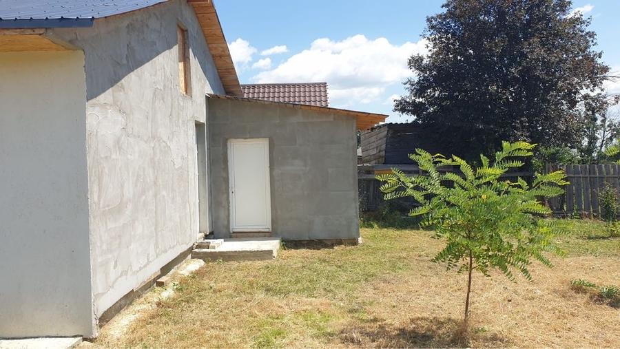 Casă cu 4 camere în Budești