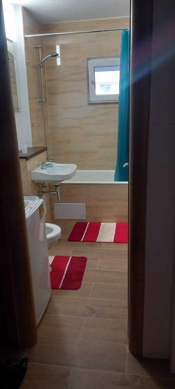 Apartament cu 3 camere decomandat în Răcădău