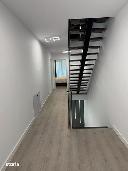 Casă cu 5 camere cu Teren 200 Mp în Valea Aurie