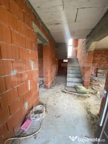 Casă cu 4 camere cu Teren 1471 Mp în Budacu de Sus