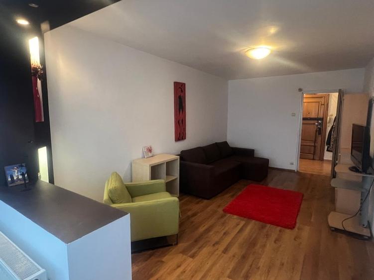 Apartament cu 3 camere circular, mobilat în Drumul Taberei — fotografia 3