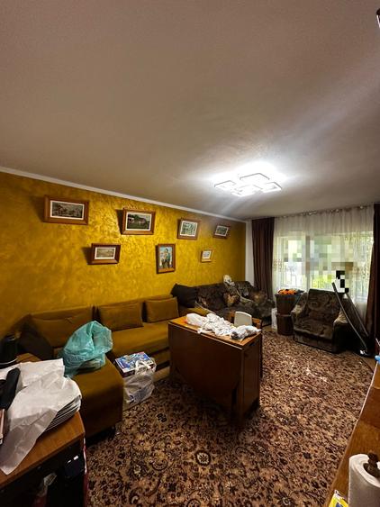 Apartament cu 3 camere decomandat, mobilat în Frumoasa
