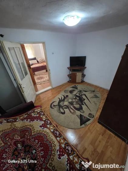 Casă cu 4 camere cu Teren 1400 Mp în Boldești