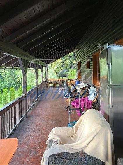 Casă individuală cu 5 camere cu Canalizare în Făget