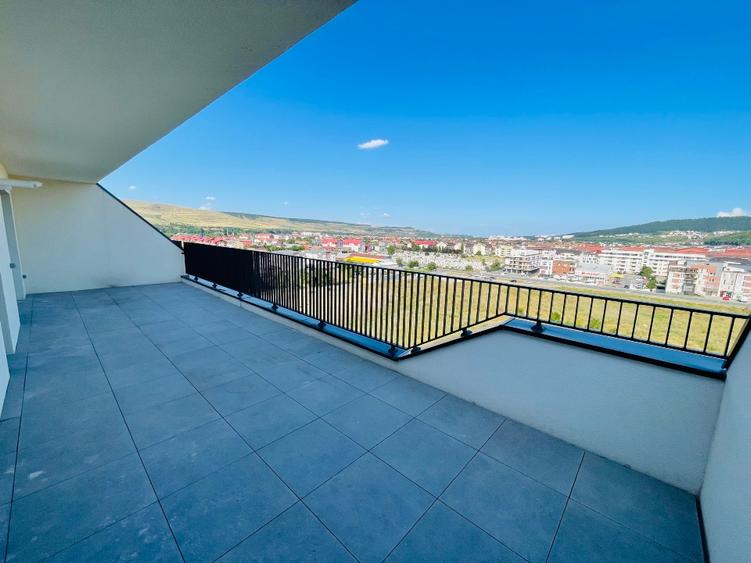 Apartament cu 3 camere semidecomandat în Florești