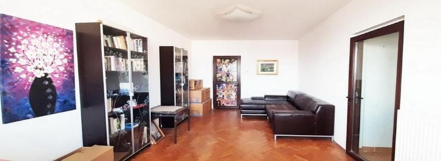 Vând apartament 3 camere, mobilat și utilat. Vedere panoramică unica a Capitalei - 10