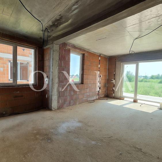 Duplex cu 3 camere cu Canalizare în Moșnița Nouă