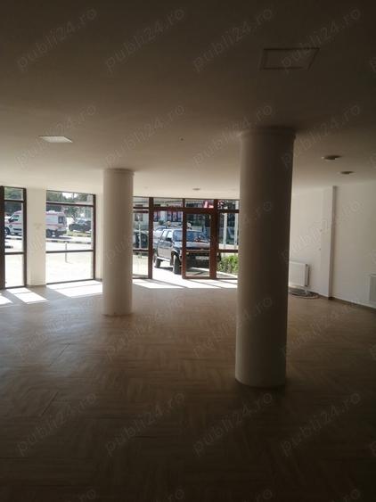 Spațiu comercial, de 200 mp, în Central