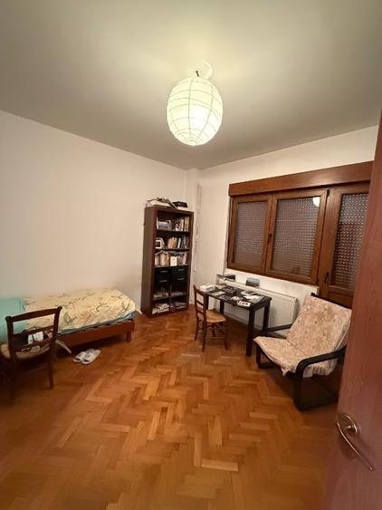 Apartament cu 3 camere decomandat, mobilat în Armeneasca