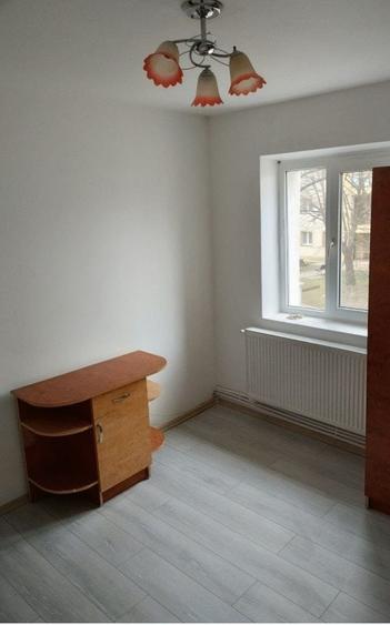 Apartament cu 2 camere semidecomandat în Podu Rizii