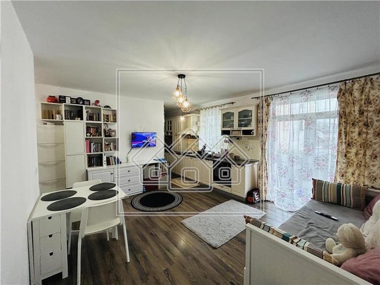 Apartament cu 3 camere nedecomandat în Șelimbăr