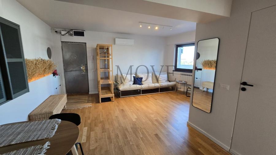 Apartament cu 2 camere semidecomandat, mobilat în P-ța Victoriei