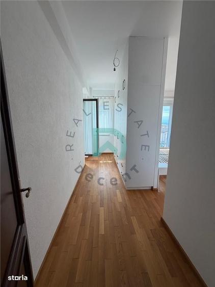 Apartament cu 4 camere decomandat în Central