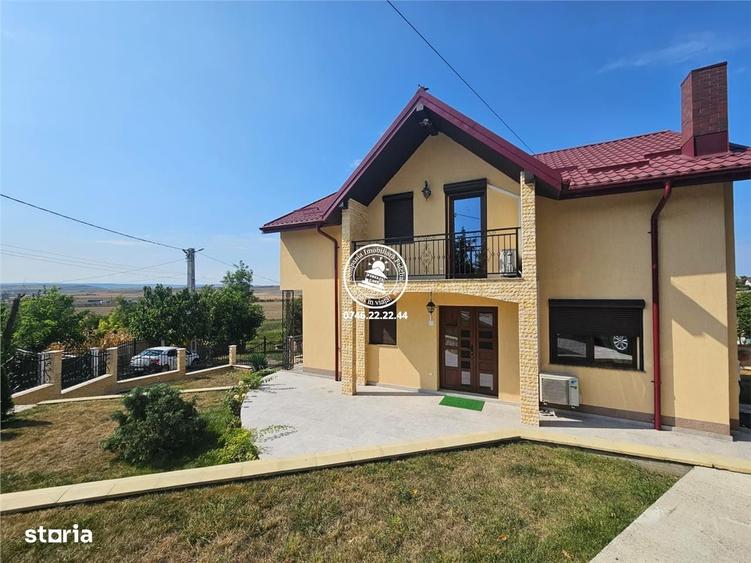 Casă cu 4 camere cu Teren 500 Mp în Lețcani