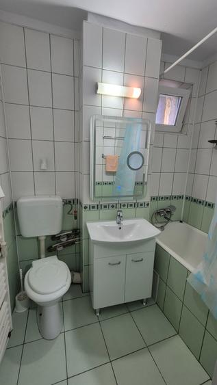 Apartament cu 2 camere decomandat în Teiul Doamnei