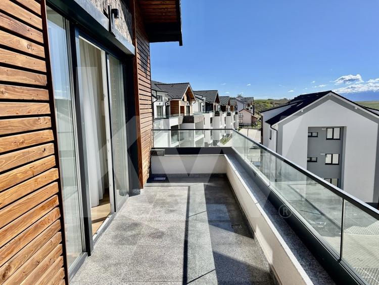Apartament cu 2 camere semidecomandat în Cristian