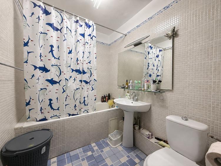 Apartament cu 3 camere decomandat în Rahova