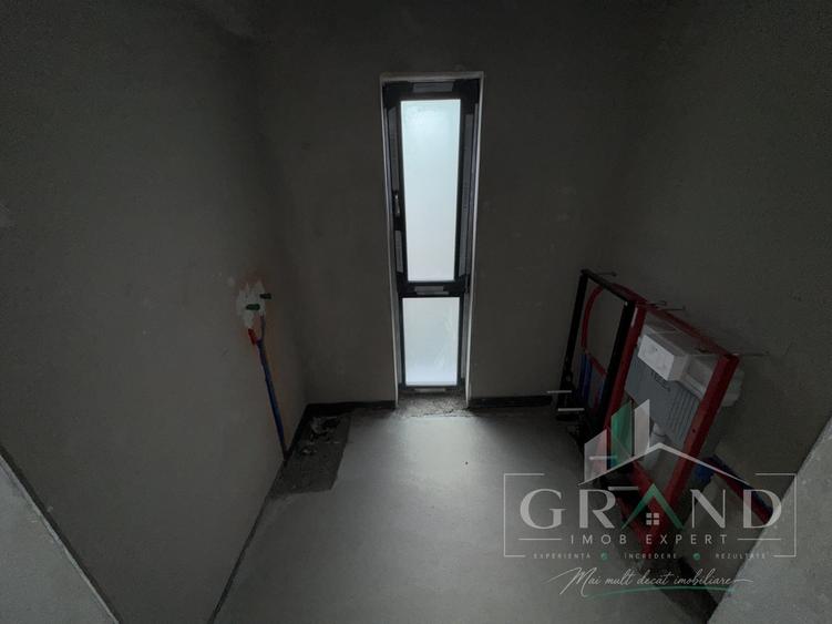 Apartament cu 4 camere semidecomandat în Andrei Mureșanu