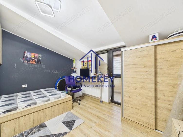 Apartament cu 3 camere semidecomandat, mobilat în Central