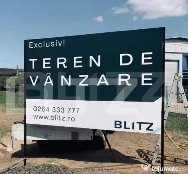Teren de 2400 mp, în Bucium