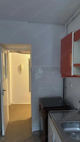 Apartament cu 2 camere nedecomandat în Girocului