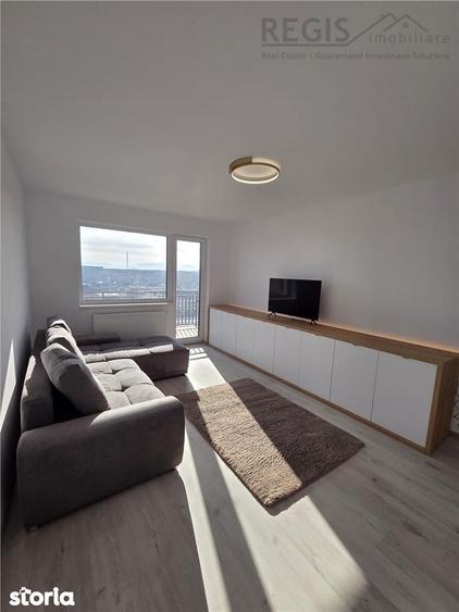 Apartament cu 3 camere decomandat, mobilat în Tractorul