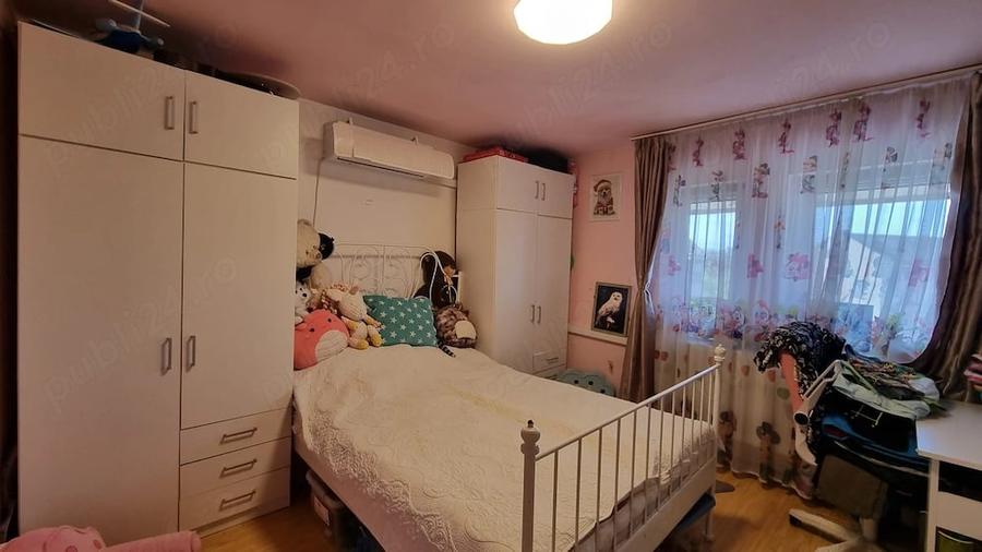 Apartament cu 3 camere decomandat în Exterior Vest