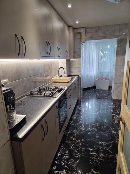 Apartament cu 3 camere decomandat în Central