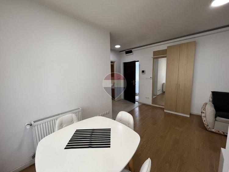 Apartament cu 2 camere semidecomandat, mobilat în Alba Iulia