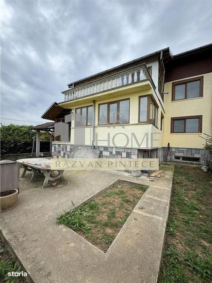 Casă cu 4 camere cu Teren 1915 Mp în Păulești