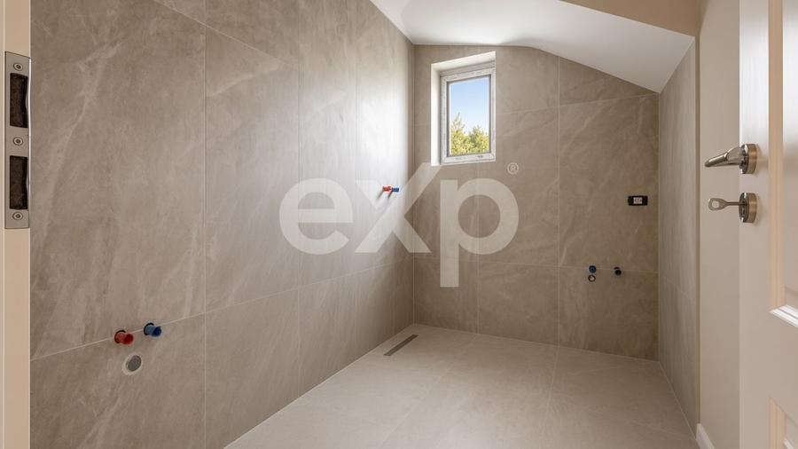 Duplex cu 4 camere cu Teren 247 Mp în Giarmata