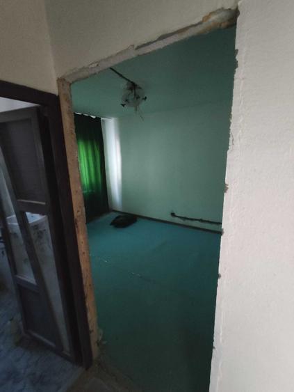 Apartament cu 3 camere decomandat în Crihala