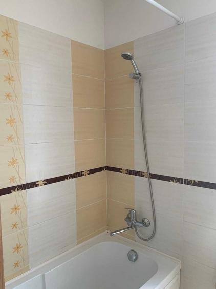 Apartament cu 3 camere semidecomandat în Șagului