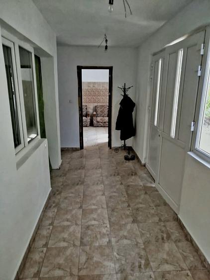 Casă cu 4 camere în Bărăști