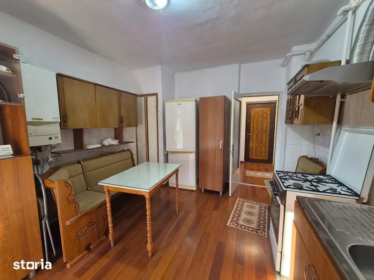 Apartament cu 2 camere decomandat în Energiei