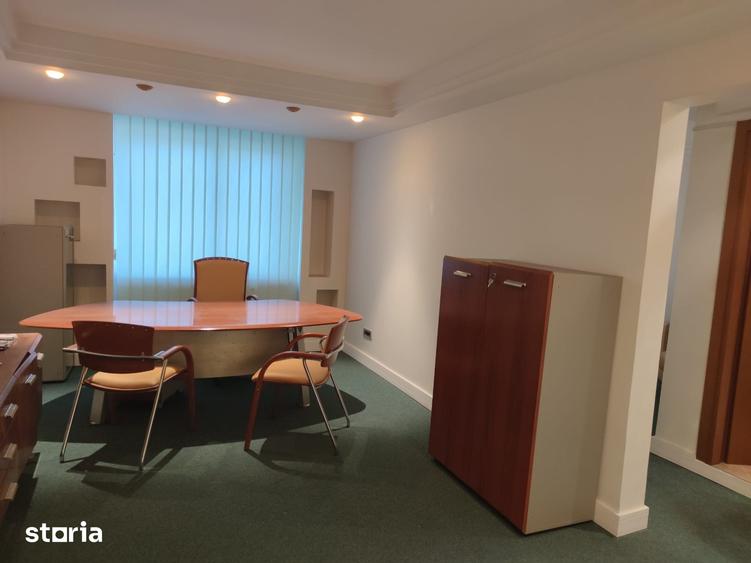 Apartament cu 4 camere în Pantelimon