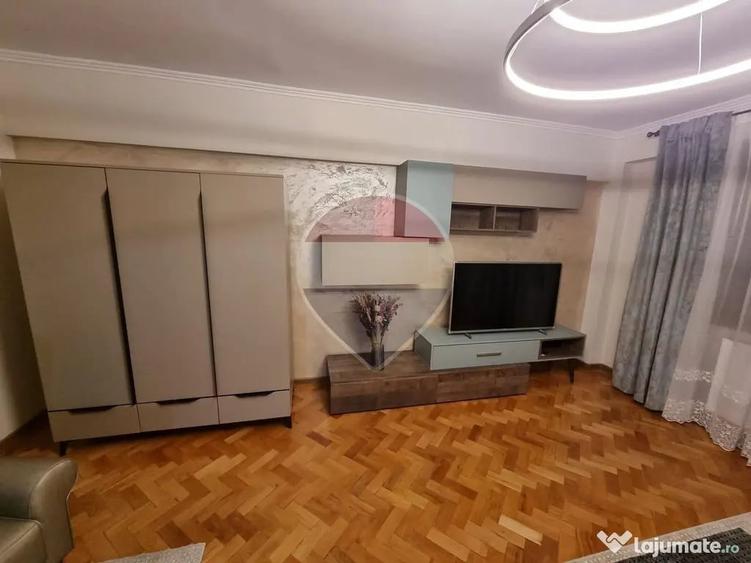 Apartament cu 2 camere decomandat în Intim