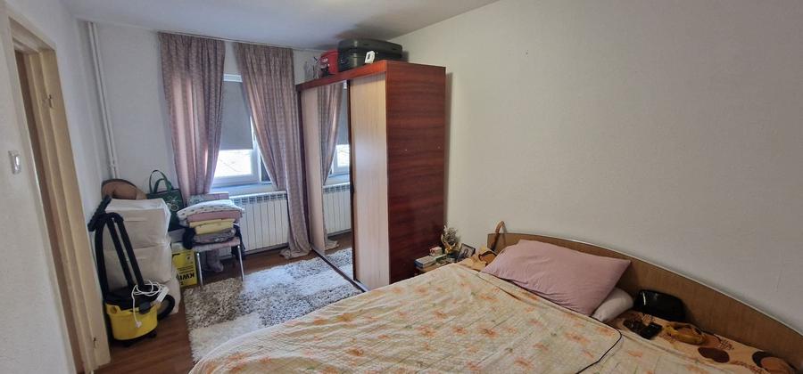Apartament cu 2 camere semidecomandat în Km 4-5