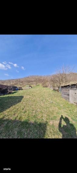 Teren de 1700 mp, în Corunca