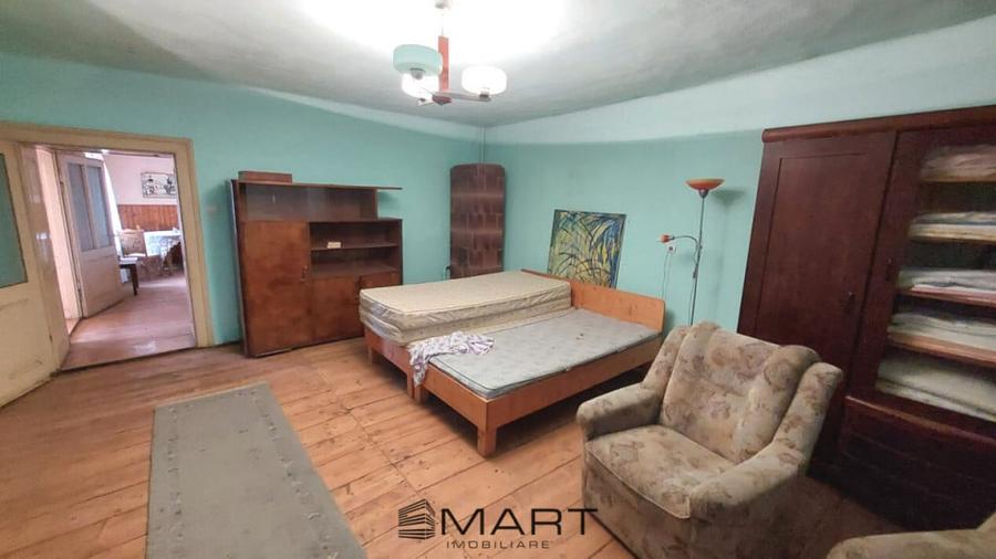 Casă cu 5 camere cu Teren 1425 Mp în Ultracentral