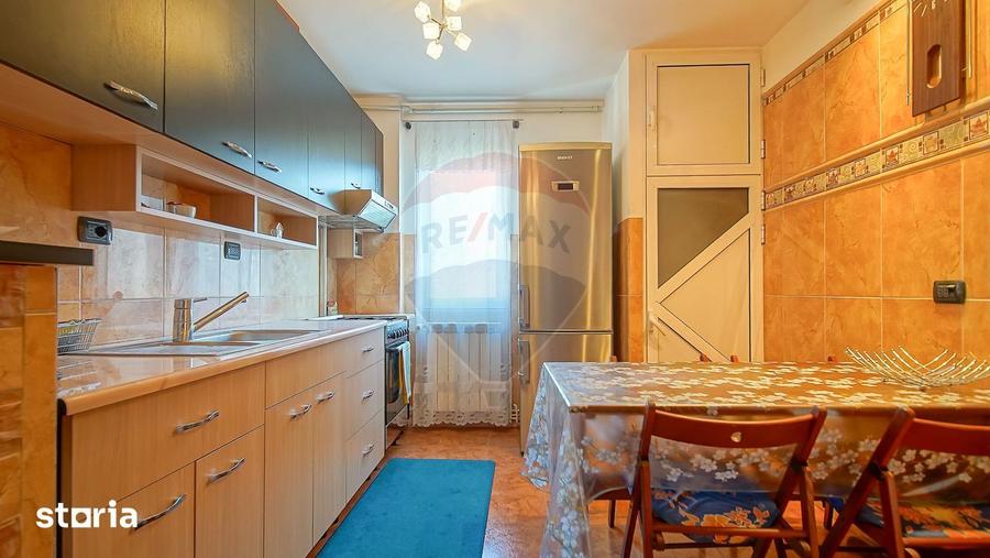 Apartament cu 2 camere semidecomandat, mobilat în Est