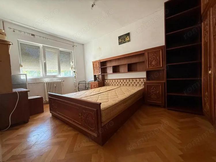 Apartament cu 3 camere semidecomandat, mobilat în Girocului