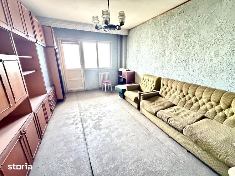 Apartament cu 3 camere decomandat în Mioriței