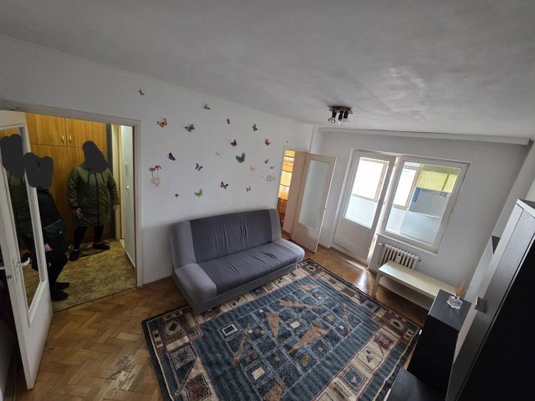 Garsonieră decomandată în Tudor