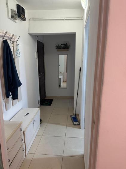 Apartament cu 3 camere semidecomandat în Dacia