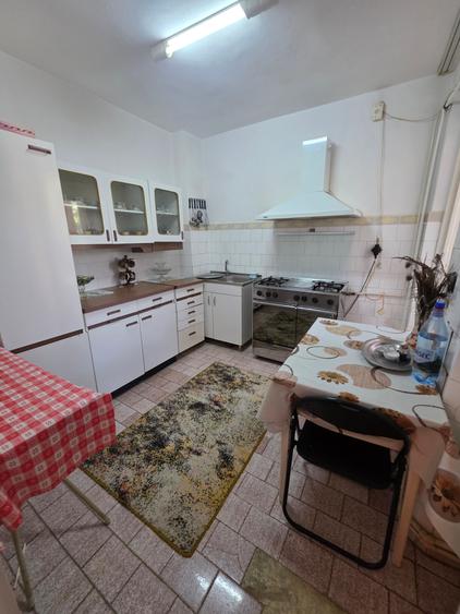 Apartament cu 4 camere decomandat în Vidin-Progresul