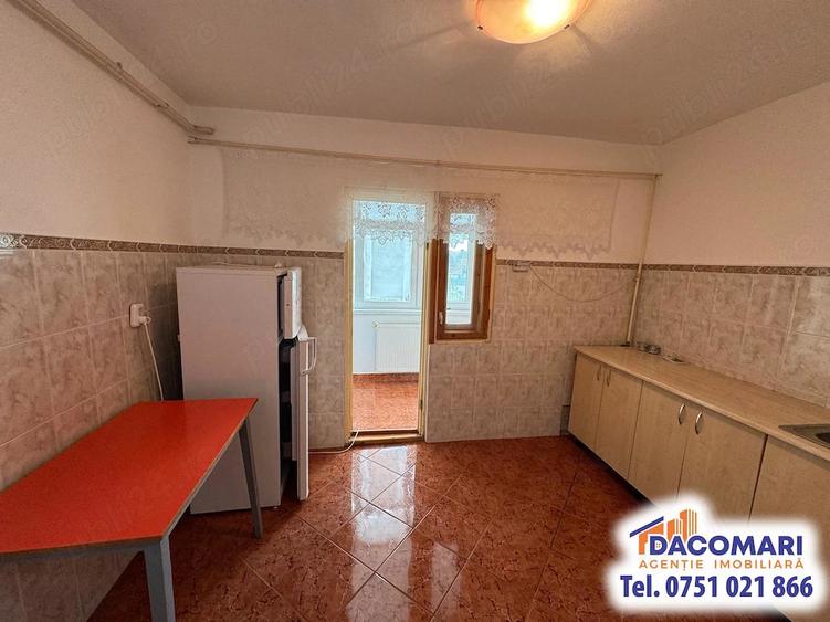 Apartament cu 3 camere decomandat în Central