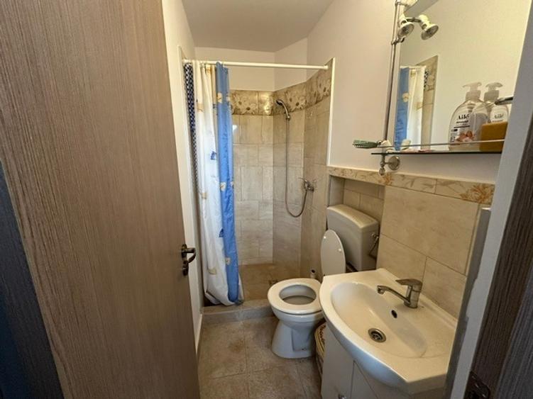 Casă individuală cu 5 camere cu Teren 1000 Mp în Central
