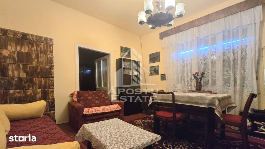 Casă cu 3 camere nedecomandat cu Teren 698 Mp în Pârneava