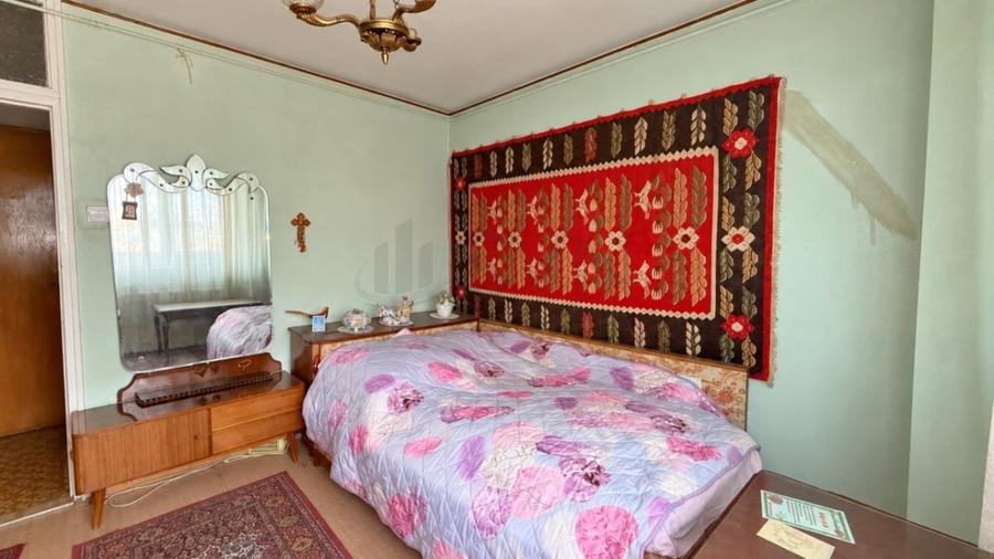 Apartament cu 3 camere semidecomandat, mobilat în Lacul Tei